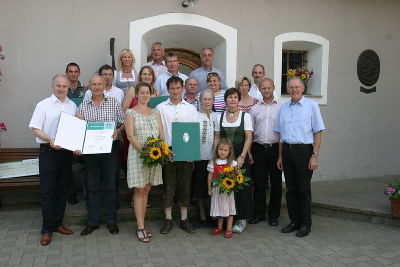 Landesrat Johann Seitinger nahm gemeinsam mit der Tierschutzombudsfrau Dr.in Barbara Fiala-Köck und Landwirtschaftskammer-Präsident ÖkR Gerhard Wlodkowski die Preisverleihung im feierlichen Rahmen vor.